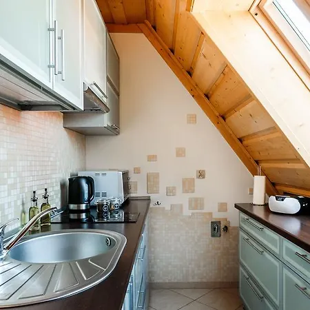 Rent Like - Tetmajera Lejlighed